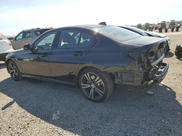 3MW5P7J04M8B60660 2021 BMW 3ER - Image 2