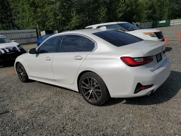 3MW5P7J04M8C21912 2021 BMW 3ER - Image 2