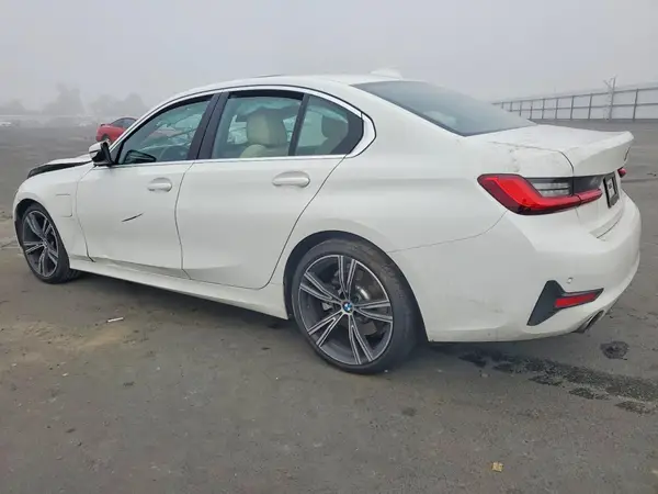 3MW5P7J06M8B56013 2021 BMW 3ER - Image 2