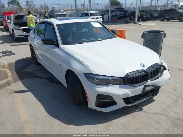 3MW5P7J06N8C28586 2022 BMW 3ER - Image 1