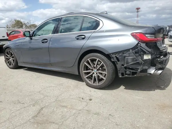 3MW5P7J07M8B90476 2021 BMW 3ER - Image 2