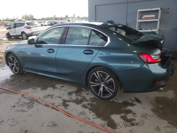 3MW5P7J09M8C05835 2021 BMW 3ER - Image 2