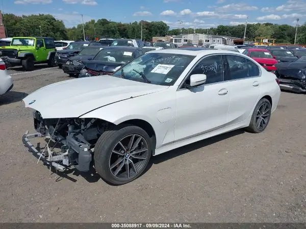 3MW5P9J09M8B66742 2021 BMW 3ER - Image 2