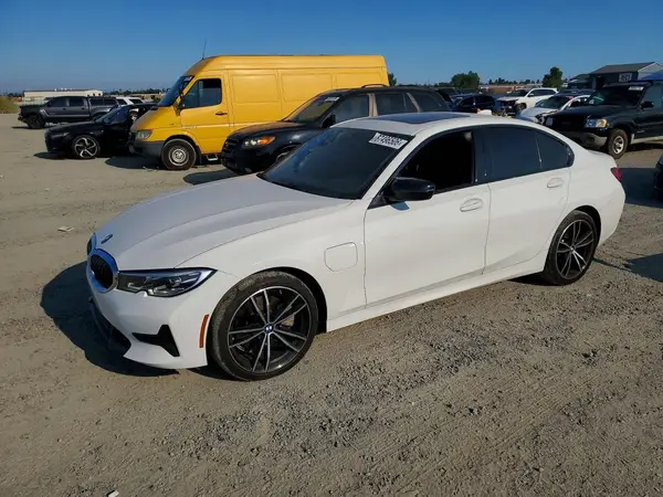 3MW5P9J0XN8C66043 2022 BMW 3ER - Image 1