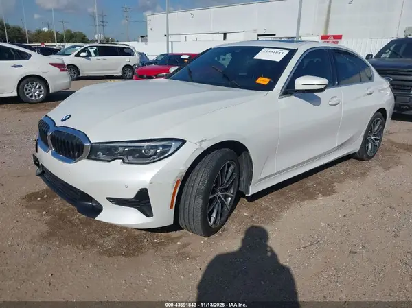 3MW5R1J00L8B17875 2020 BMW 3ER - Image 2