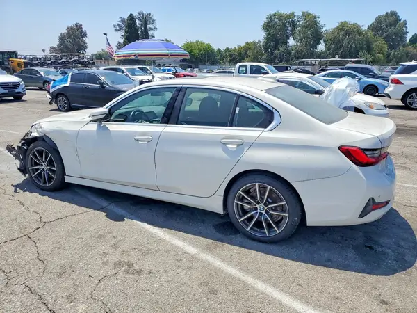 3MW5R1J00L8B37009 2020 BMW 3ER - Image 2
