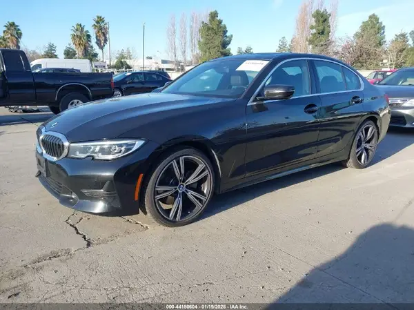 3MW5R1J02L8B19482 2020 BMW 3ER - Image 2
