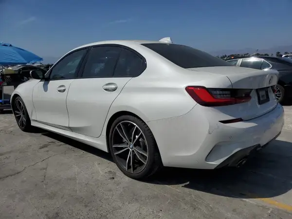 3MW5R1J02L8B39778 2020 BMW 3ER - Image 2