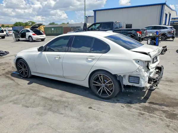 3MW5R1J03L8B18633 2020 BMW 3ER - Image 2