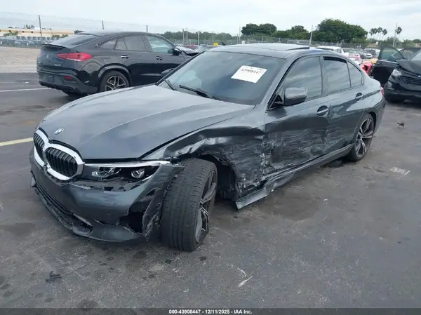3MW5R1J03M8C06339 2021 BMW 3ER - Image 2
