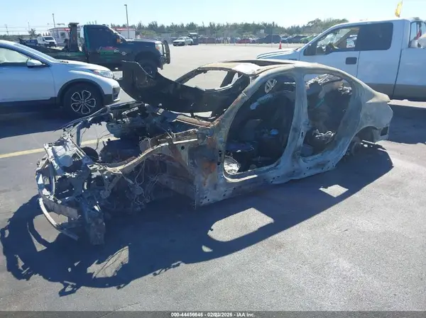 3MW5R1J04L8B14543 2020 BMW 3ER - Image 2