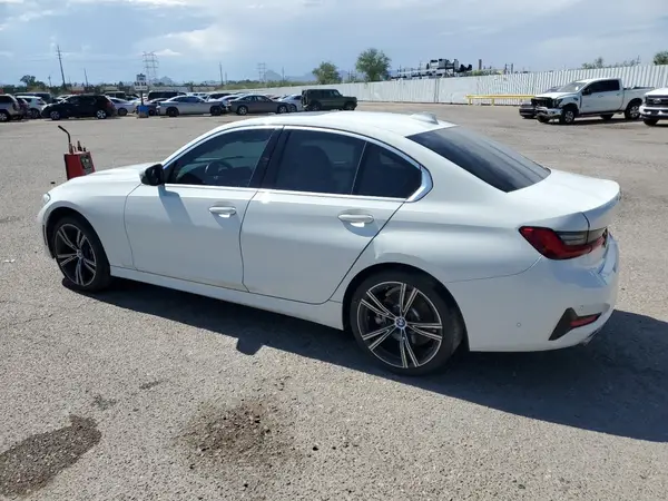 3MW5R1J04M8B49021 2021 BMW 3ER - Image 2