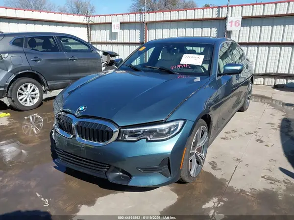 3MW5R1J04M8B70452 2021 BMW 3ER - Image 2