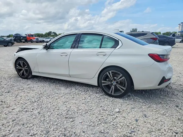 3MW5R1J04M8B83721 2021 BMW 3ER - Image 2