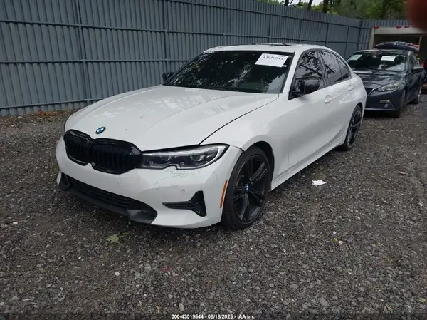 3MW5R1J04M8B85212 2021 BMW 3ER - Image 2