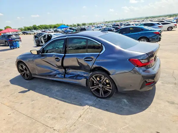 3MW5R1J04M8C08939 2021 BMW 3ER - Image 2