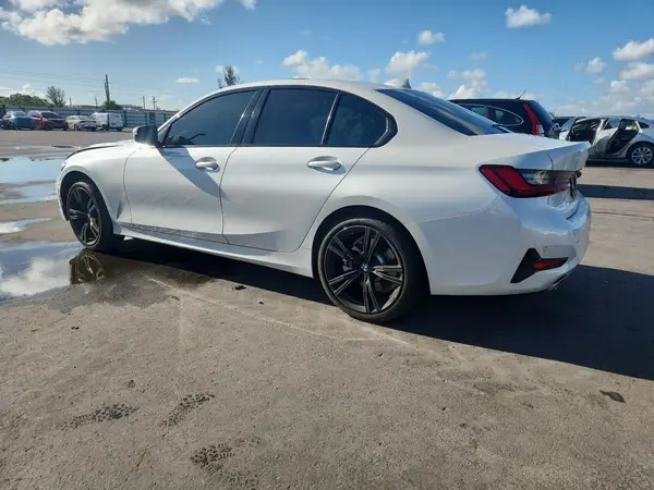 3MW5R1J04N8C49234 2022 BMW 3ER - Image 2