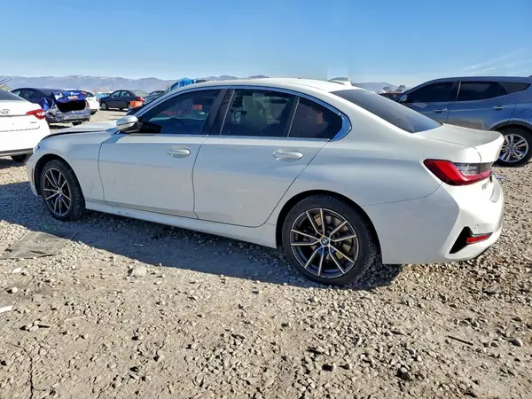 3MW5R1J06L8B21204 2020 BMW 3ER - Image 2