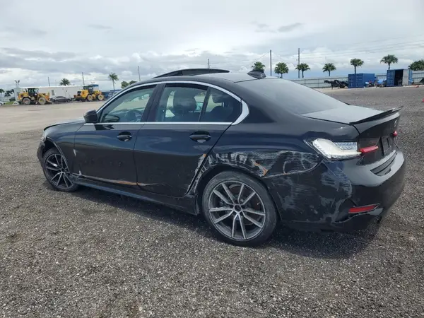 3MW5R1J06L8B32221 2020 BMW 3ER - Image 2
