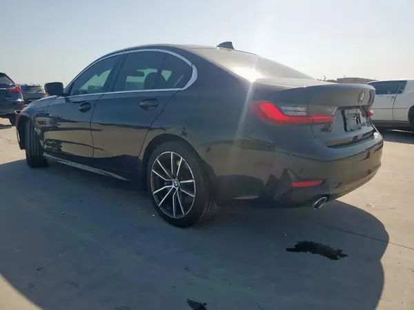 3MW5R1J06M8B64622 2021 BMW 3ER - Image 2