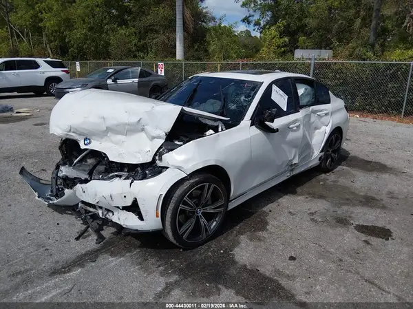 3MW5R1J07L8B16075 2020 BMW 3ER - Image 2