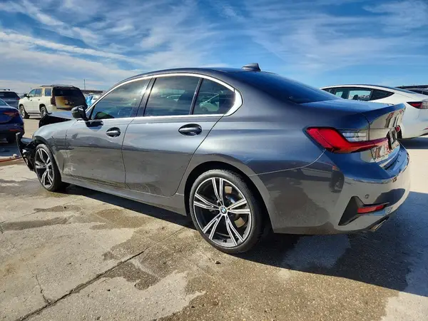3MW5R1J07L8B29652 2020 BMW 3ER - Image 2