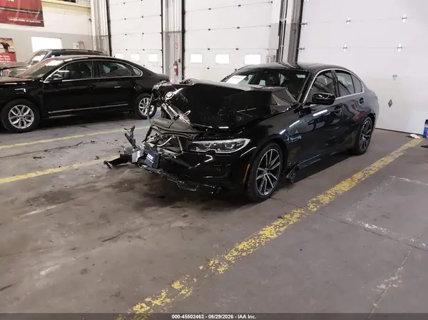 3MW5R1J07L8B42319 2020 BMW 3ER - Image 2
