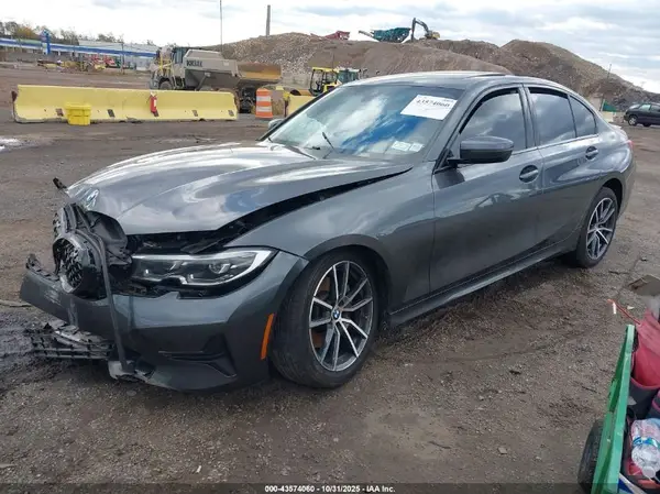 3MW5R1J08L8B05036 2020 BMW 3ER - Image 2