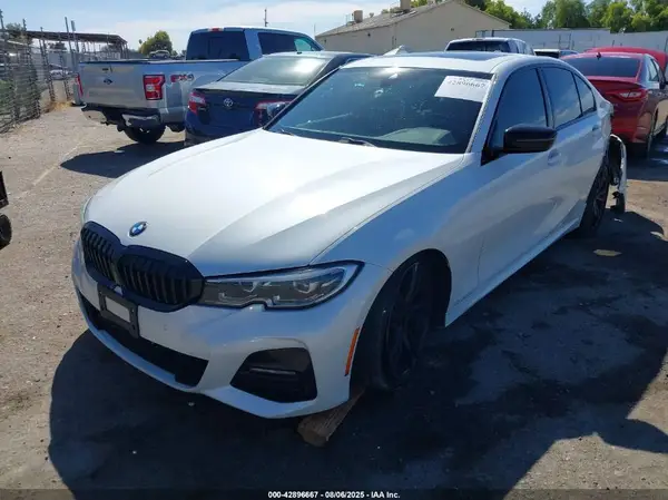 3MW5R1J08M8B82135 2021 BMW 3ER - Image 2