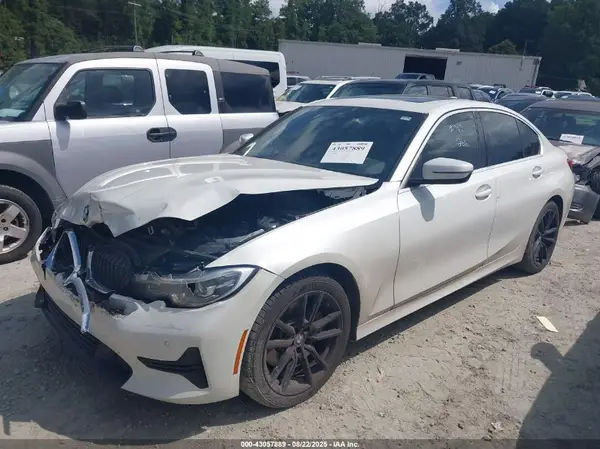 3MW5R1J09L8B12660 2020 BMW 3ER - Image 2