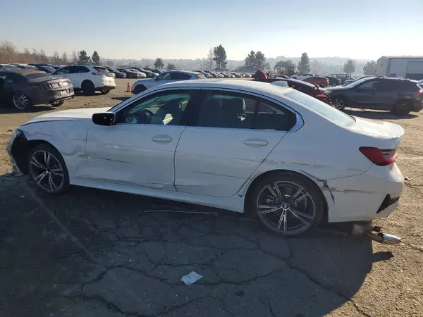 3MW5R1J09L8B15509 2020 BMW 3ER - Image 2