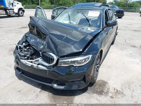 3MW5R1J09L8B28311 2020 BMW 3ER - Image 2