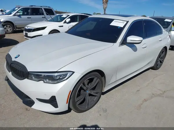 3MW5R1J09M8B95797 2021 BMW 3ER - Image 2