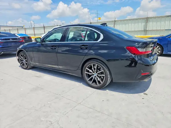 3MW5R1J52K8B01803 2019 BMW 3ER - Image 2