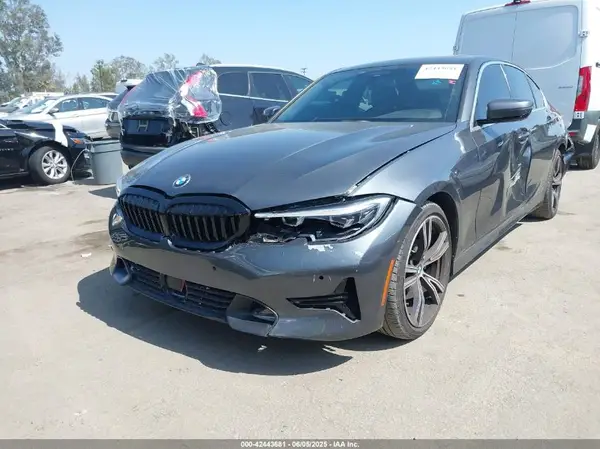 3MW5R1J57K8A04337 2019 BMW 3ER - Image 2