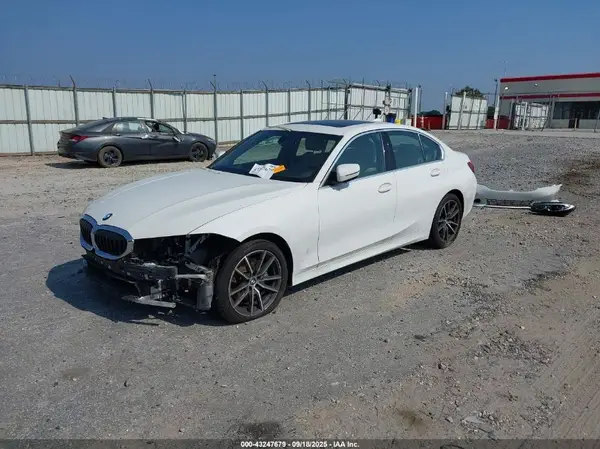 3MW5R1J57K8A05701 2019 BMW 3ER - Image 2