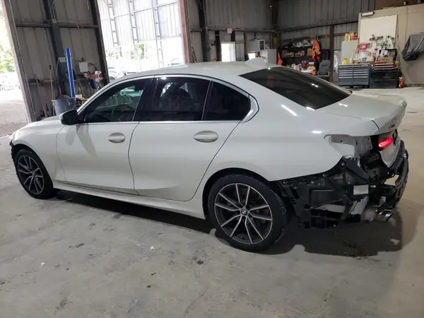 3MW5R7J00L8B11898 2020 BMW 3ER - Image 2