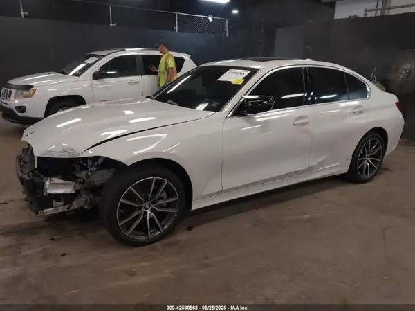 3MW5R7J00L8B18897 2020 BMW 3ER - Image 2