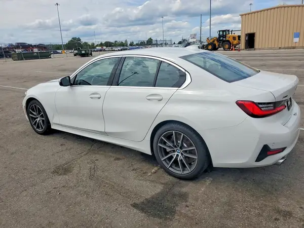 3MW5R7J00L8B22058 2020 BMW 3ER - Image 2