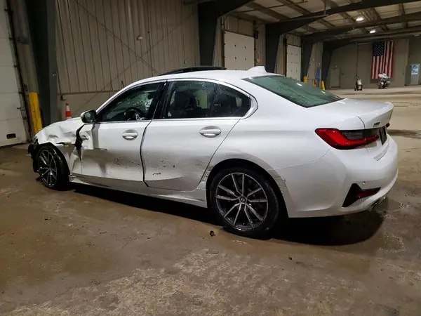 3MW5R7J00M8B52257 2021 BMW 3ER - Image 2