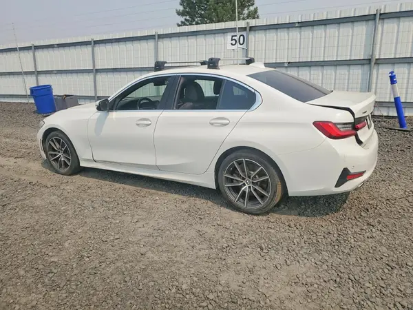 3MW5R7J01L8B06354 2020 BMW 3ER - Image 2