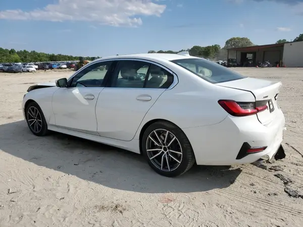 3MW5R7J01L8B10663 2020 BMW 3ER - Image 2