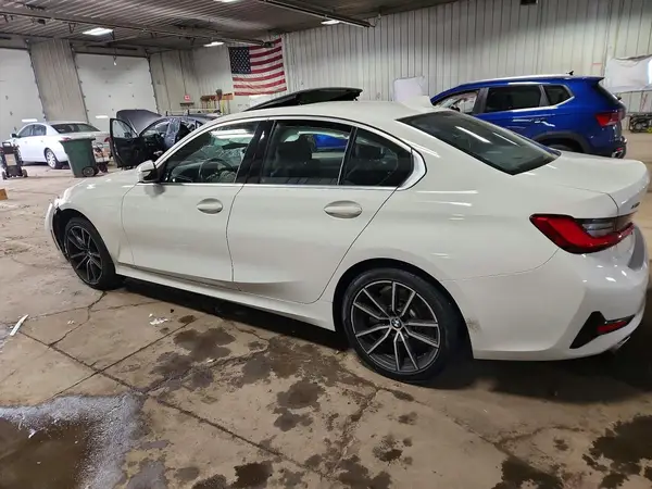 3MW5R7J01L8B38236 2020 BMW 3ER - Image 2