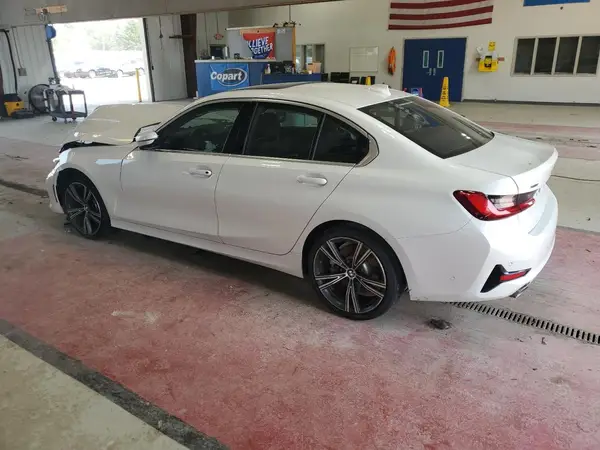 3MW5R7J01M8B67110 2021 BMW 3ER - Image 2