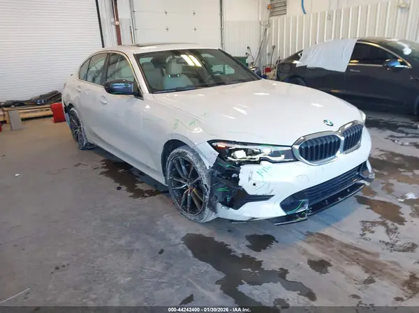 3MW5R7J01N8C57424 2022 BMW 3ER - Image 1