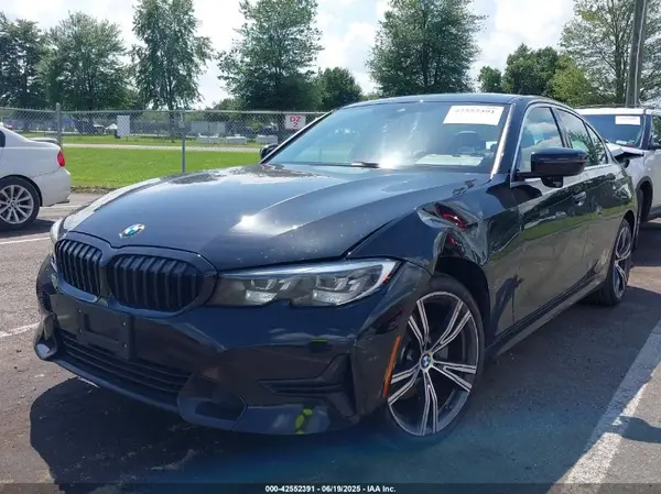 3MW5R7J02L8B13099 2020 BMW 3ER - Image 2