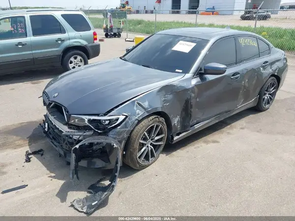 3MW5R7J02L8B26628 2020 BMW 3ER - Image 2