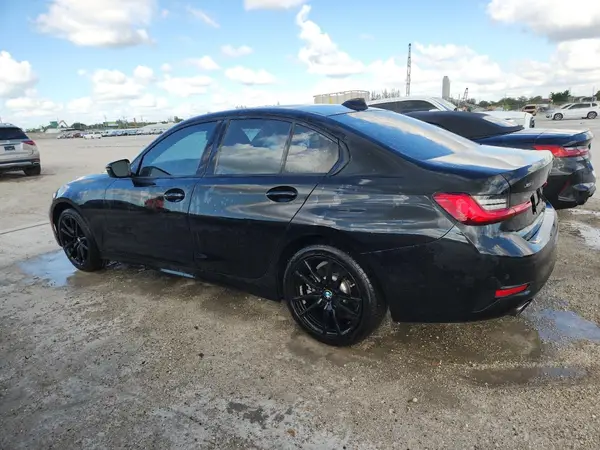 3MW5R7J02L8B28492 2020 BMW 3ER - Image 2