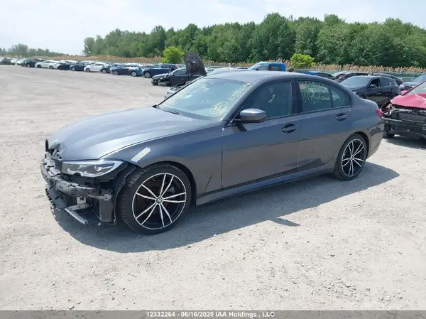 3MW5R7J02M8B60800 2021 BMW 3ER - Image 2