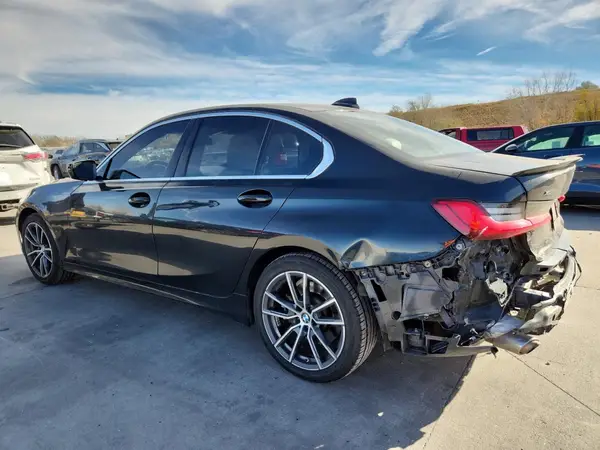 3MW5R7J02M8C12345 2021 BMW 3ER - Image 2